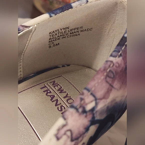 New York Transit Size 8.5 Women's Wrap Front, Floral Heels. Tried on once!! - Picture 6 of 6